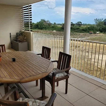 T2 Sur Avec Grande Terrasse Apartmán *