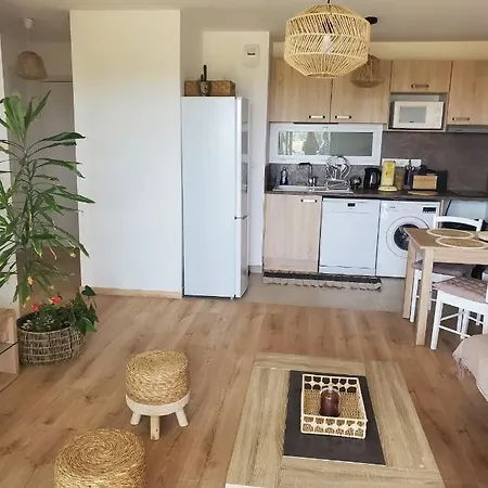 T2 Sur Avec Grande Terrasse Apartmán