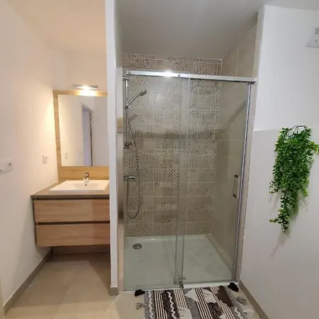 T2 Sur Avec Grande Terrasse Apartament *