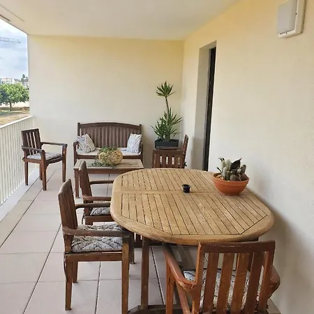 Apartament T2 Sur Avec Grande Terrasse *
